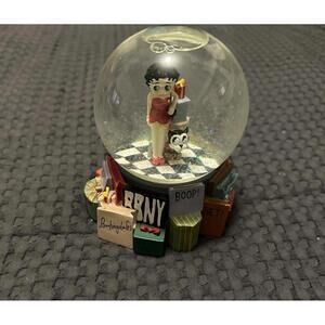 Vintage BETTY BOOP 1998 Vandor Sankyo Musical Snow Globe Plays New York New York